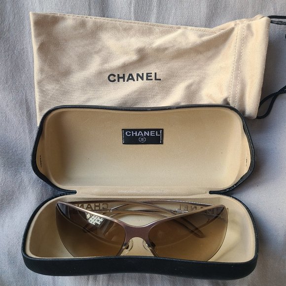 100% authentic CHANEL Sunglasses - Picture 3 of 17